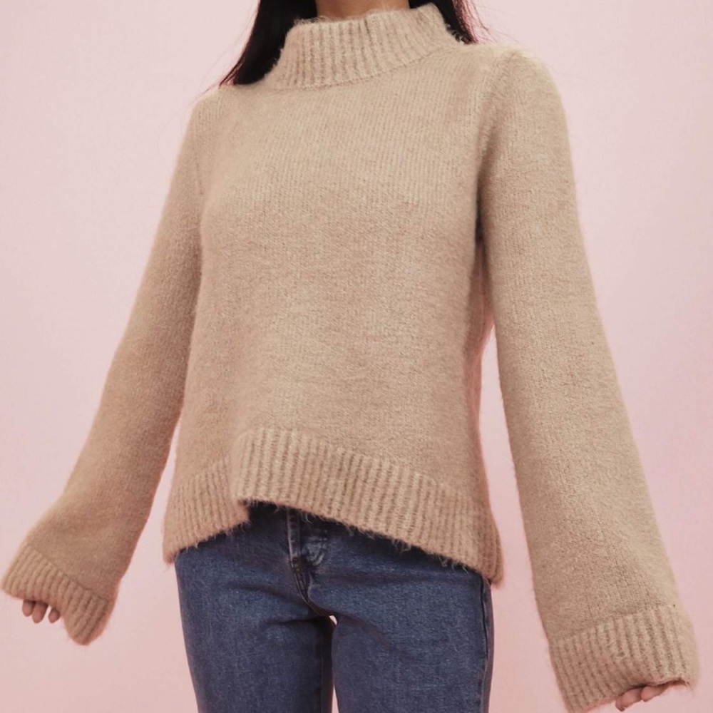 Crybaby fluffy nude knit - Picture 3 of 8